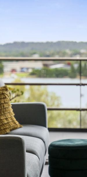 ONE WEEK RENT FREE - Uninterrupted Water Views & Fully Furnished - Photo 1