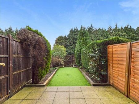 Wordsworth Mead, Redhill, Surrey, RH1 - Photo 2