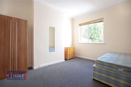 6 bedroom terraced house to rent - Photo 4