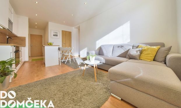 DO DOMČEKA | Slnečný 3-izbový byt v obľúbenej štvrti, Trieda SNP - Fotografia 1