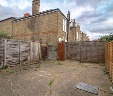 4 bedroom maisonette to rent - Photo 3