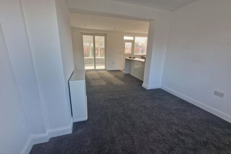 Westbourne Crescent - Photo 2