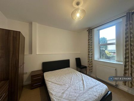 2 bedroom flat to rent - Photo 5
