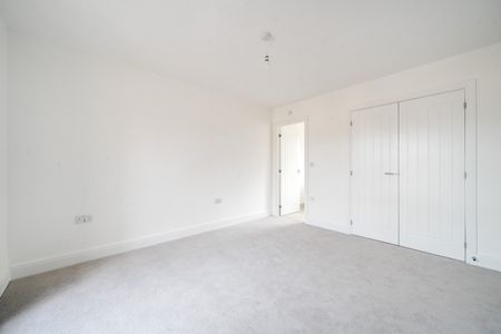 3 bedroom terraced house to rent - Photo 3