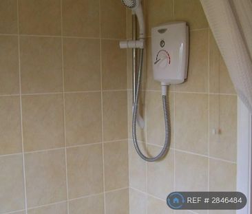 2 bedroom semi-detached house to rent - Photo 5