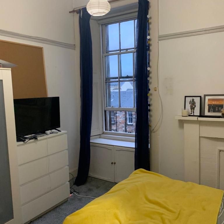 3 bedroom apartment to rent - Photo 1