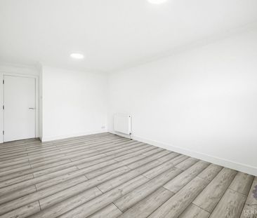 Grove Road, Mitcham, CR4 - Photo 3