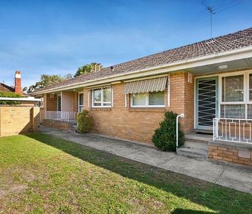 4/113 Buckley Street, Essendon VIC 3040 - Photo 2