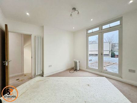 2 Bed Maisonette, North Gardens, SW19 - Photo 3