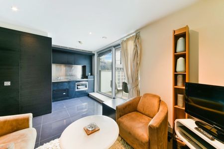 Studio Flat, Pan Peninsula Square, E14 - Photo 2