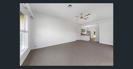 For Lease – Light-Filled Family Home in a Leafy Beaumaris Pocket - Photo 5