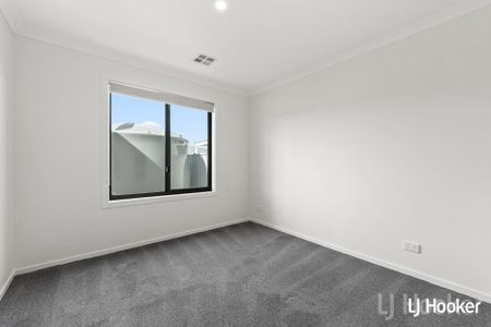 4 Bedroom Family Home in Elm Grove Estate Bungendore - Photo 4