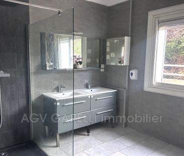 Location Maison 3 pièces 85m² HYERES 83400 - Photo 6