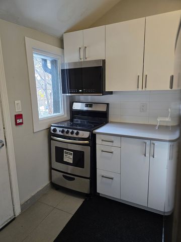 For Lease - 72 Victoria Avenue Unit# 202, Hamilton, Ontario - Photo 4