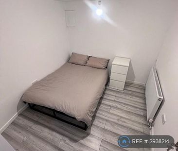 4 bedroom terraced house to rent - Photo 4
