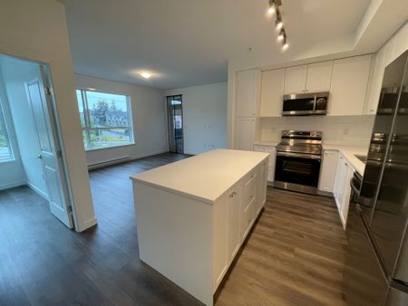 Unit 305 - Beautifully Designed/Three Bedrooms Condo at The Grove - Photo 4