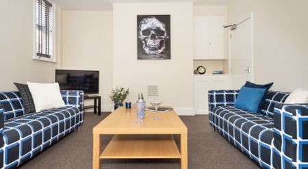 20 Burchett Grove, Woodhouse, Leeds, LS6 2JA - Photo 2