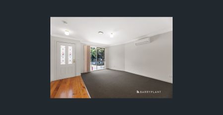 Three-bedroom delight, position perfect - Photo 2