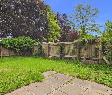3 Bedroom - Photo 2