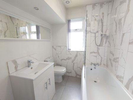 Halsbury Road, Kensington. - Photo 5