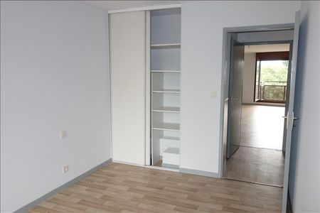 3 pièces - 72 m² - 3ème étage - Colocation non autorisée - Photo 3