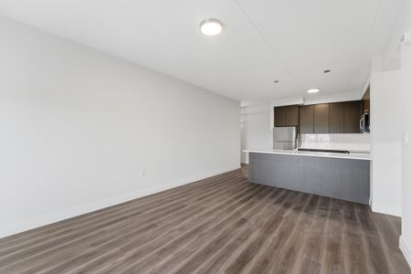 For Lease - 6415 Regional Road 25 Road Unit# 306, Milton, Ontario - Photo 2