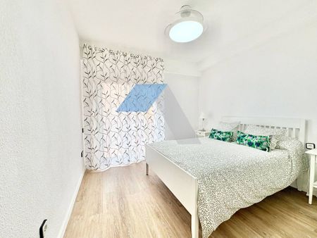 3 room luxury Apartment for rent in Alicante, Spain - Photo 2