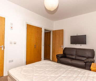 Studio to rent - Photo 6