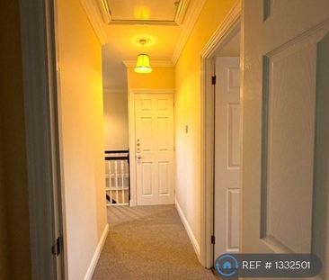 4 bedroom detached house to rent - Photo 6