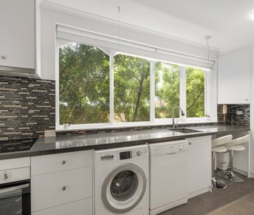 Studio living in the heart of St Kilda - Photo 4