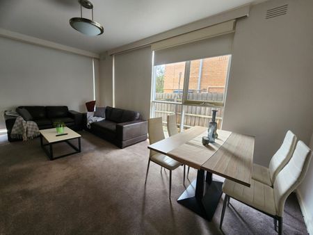 St Kilda East - Photo 2