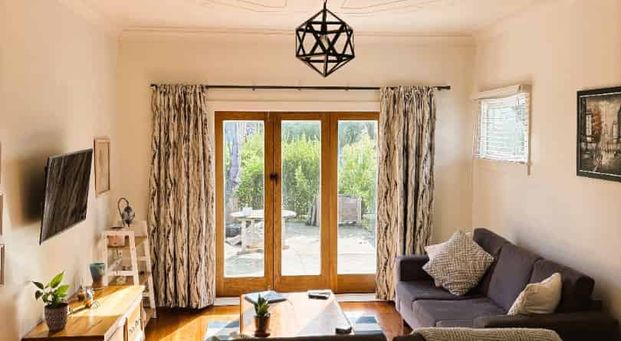 Pretty in Parkvale - FULLY FURNISHED - Photo 1