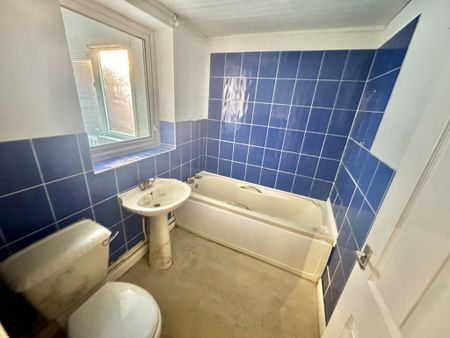 2 bedroom end of terrace house to rent - Photo 5