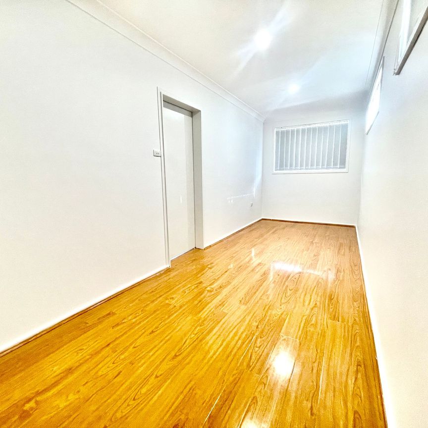 COSY 4 BEDROOM RENOVATED HOME - Photo 1