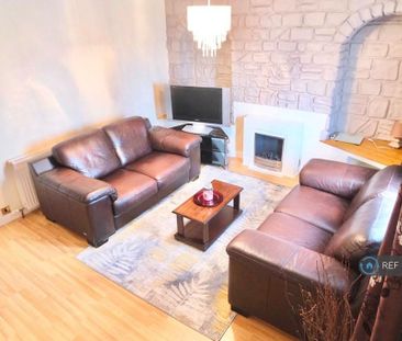 2 bedroom terraced house to rent - Photo 4