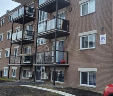 2 CH - 1 SDB - Québec - $1,129 /mo - Photo 2