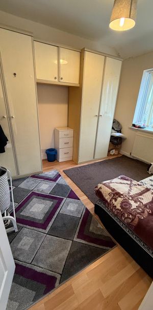 Room to let in shared house- Dagenham - Photo 1