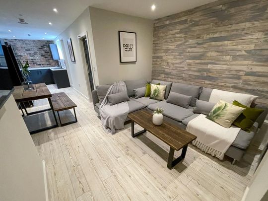 5 bedroom end of terrace house to rent - Photo 1