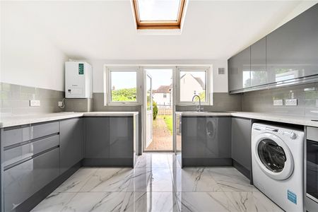 The Ridgeway, EN2, Enfield - Photo 2