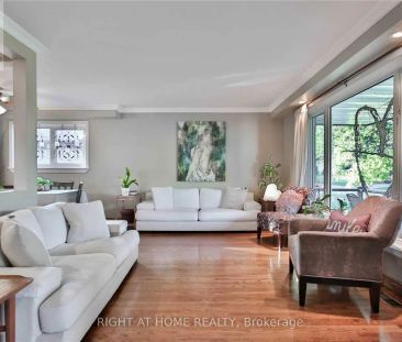 10 JACWIN DRIVE - Photo 1