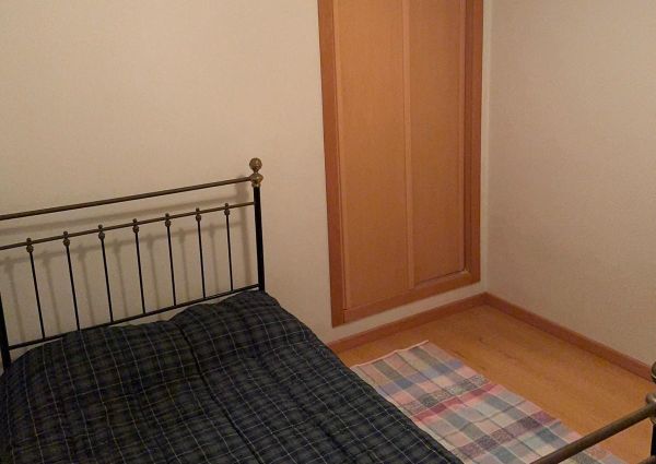 Arrendo quarto com varanda em Almada