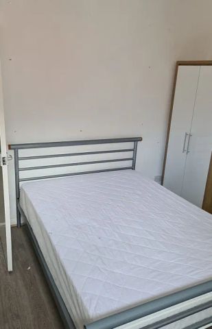 Hamilton Street (3 bed) - Photo 2