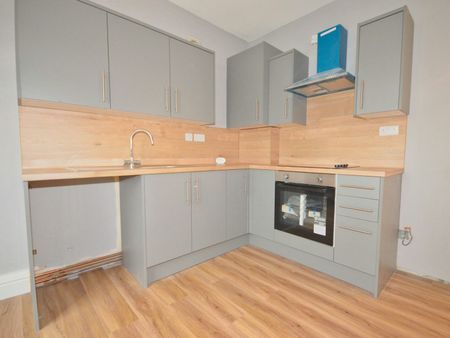 Flat to rent on - Photo 3