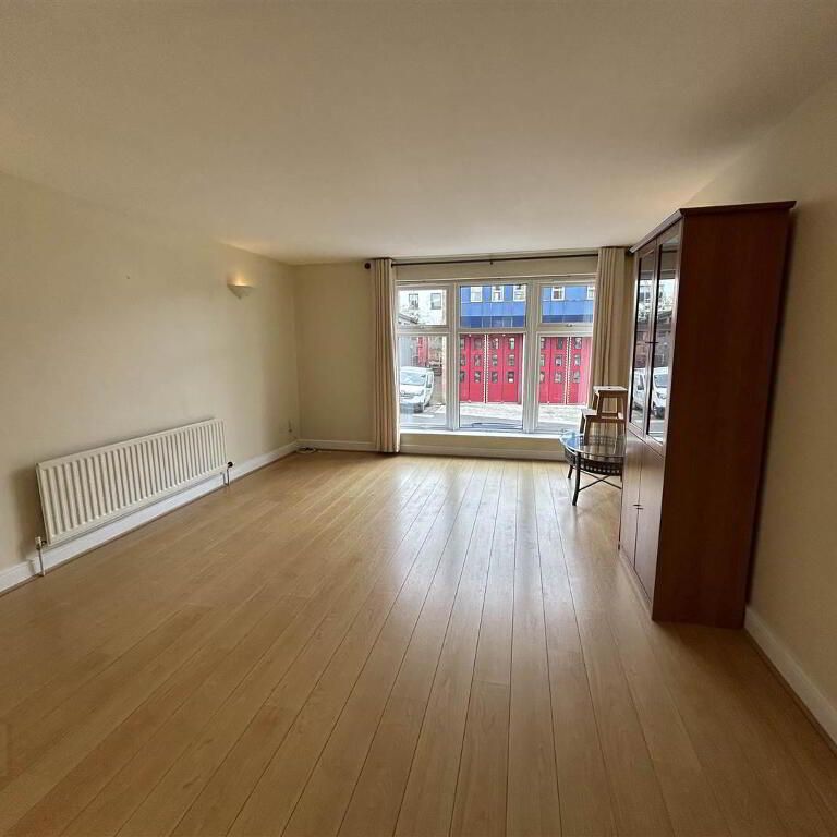 4 Sullivan Court, Holywood, BT18 9JF - Photo 1