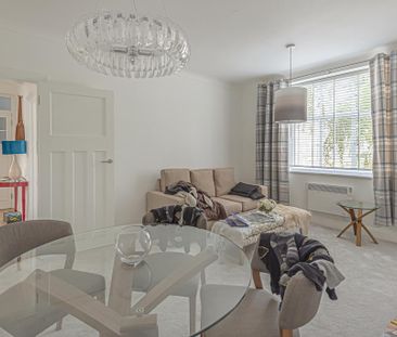 2 bedroom flat to rent - Photo 2