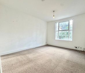 Adelaide Gardens, Ramsgate, CT11 9HH, Kent - Photo 2