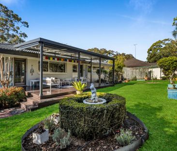 Immaculate family home opposite Parkland - Photo 4