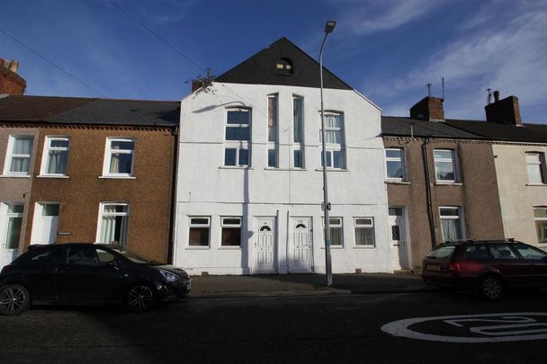 1 bedroom in a house share to rent - Photo 1