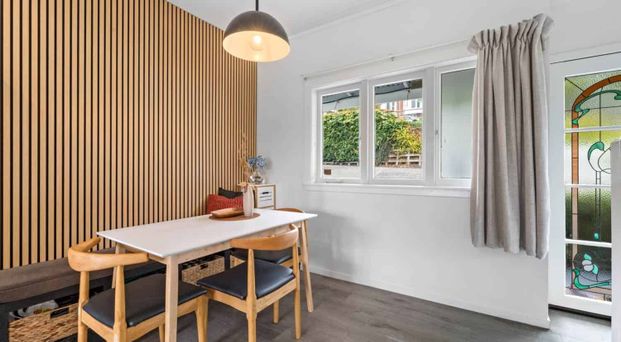 BEAUTIFUL 3 BEDROOM IN ONEHUNGA - Photo 1