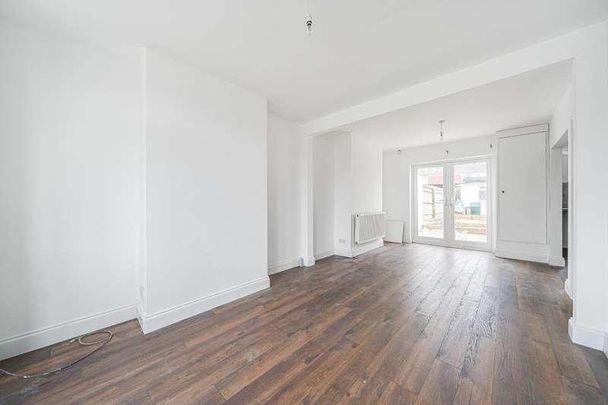 Malvern Road, SN2 - Photo 1